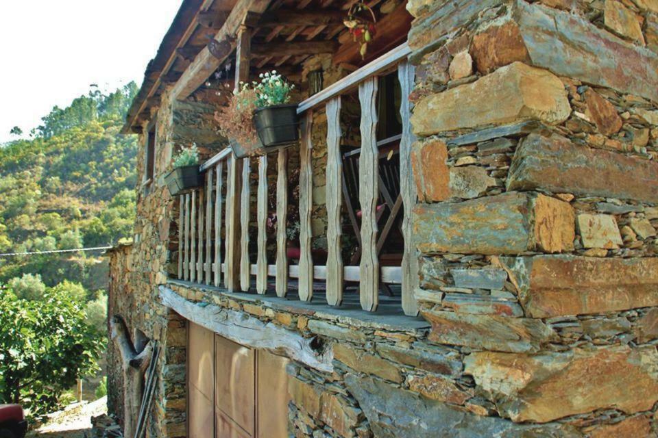 Hostal A Casa da Natália Cha de Alvares Exterior foto